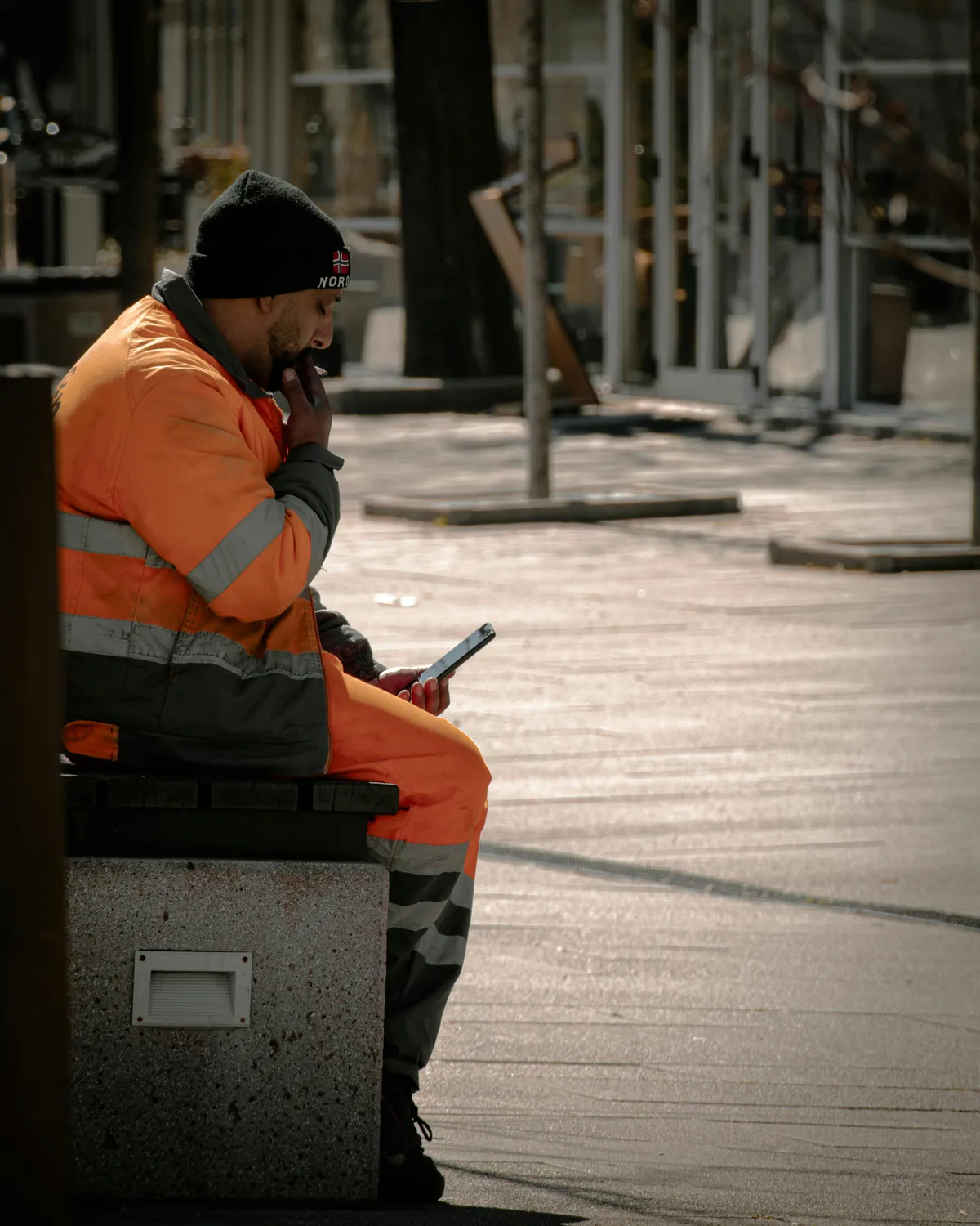 Field team reviewing inspection data together on a tablet.